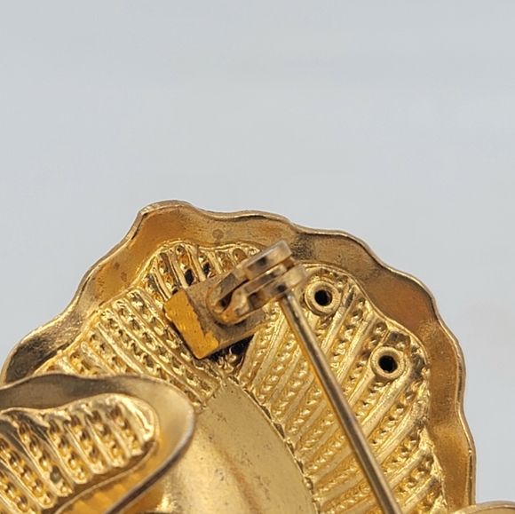 3D Rose Brooch Gold tone w/ Rhinestones & Faux Pearls Midcentury Vintage - Picture 10 of 12